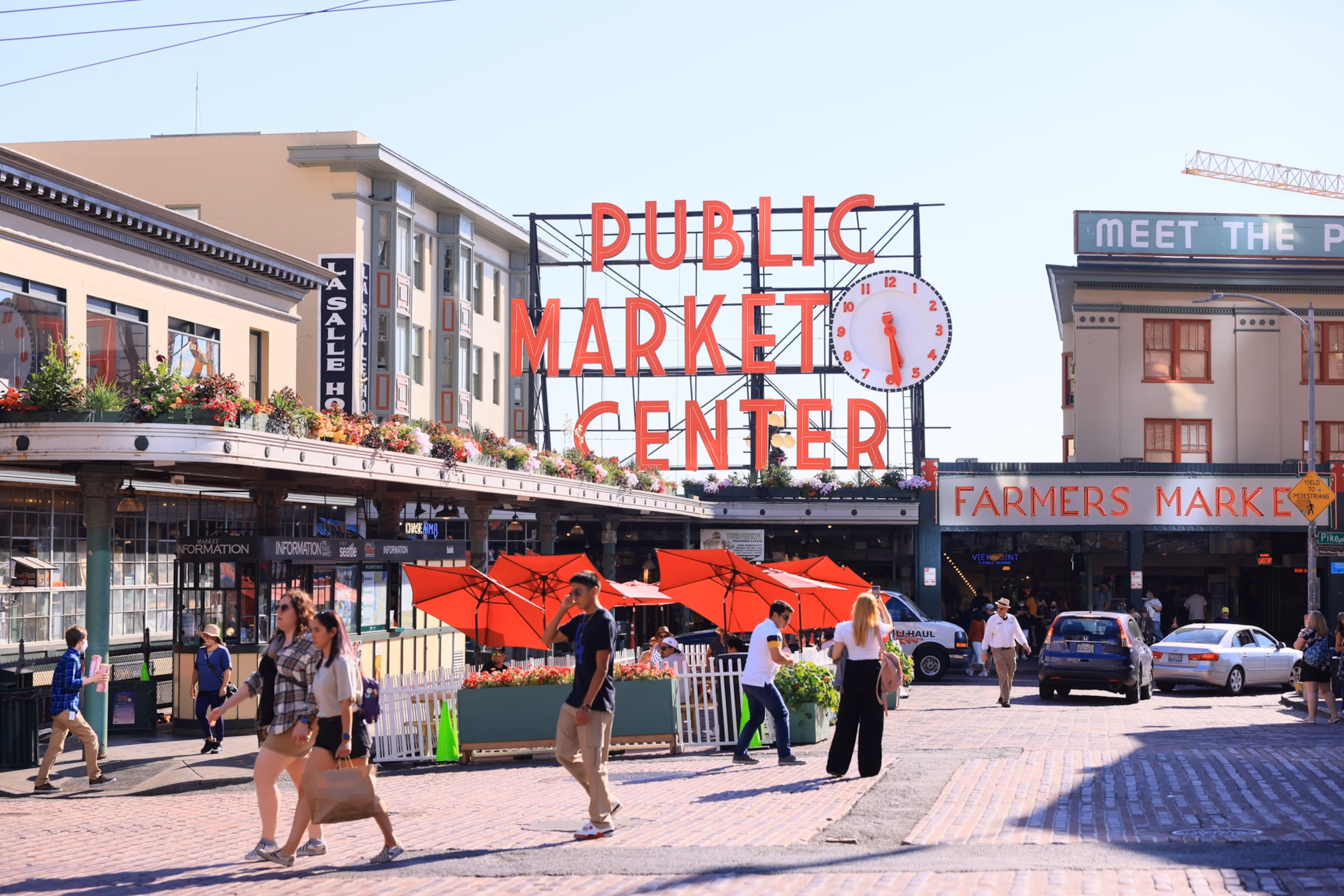 Udsigt over det store hjul fra Pike Place Market